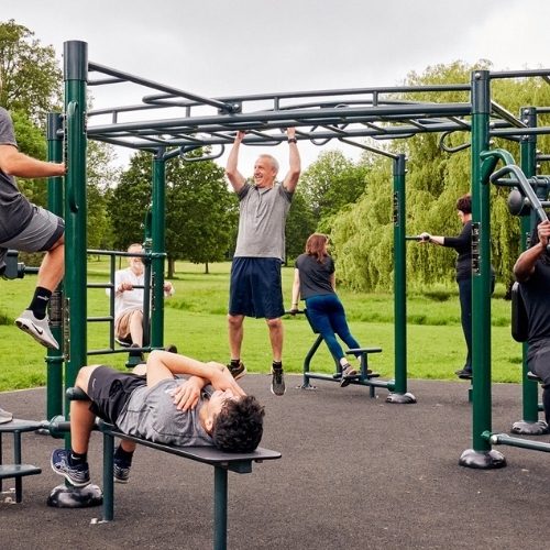 Tại sao tập luyện ngoài trời lại kích thích cơ thể sản sinh vitamin D tự nhiên?