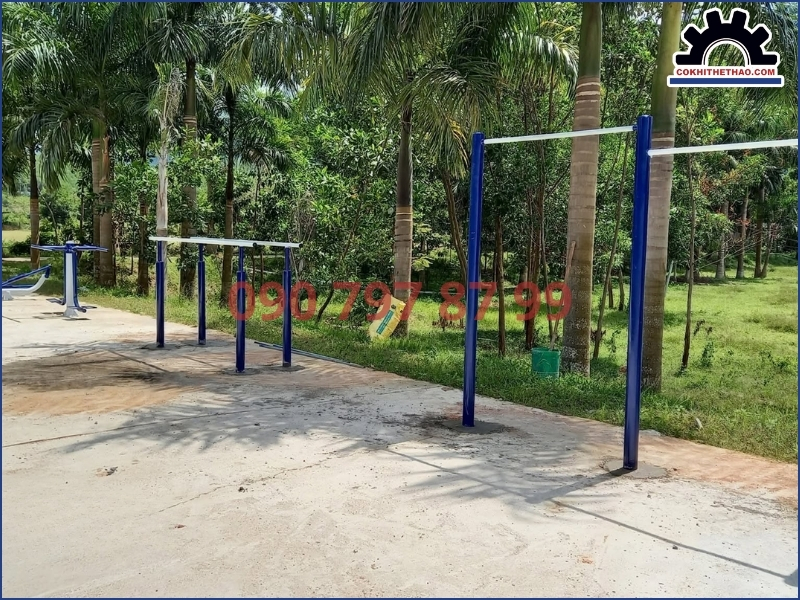 Hoàn thiện không gian vận động an toàn và hài hòa với cây xanh