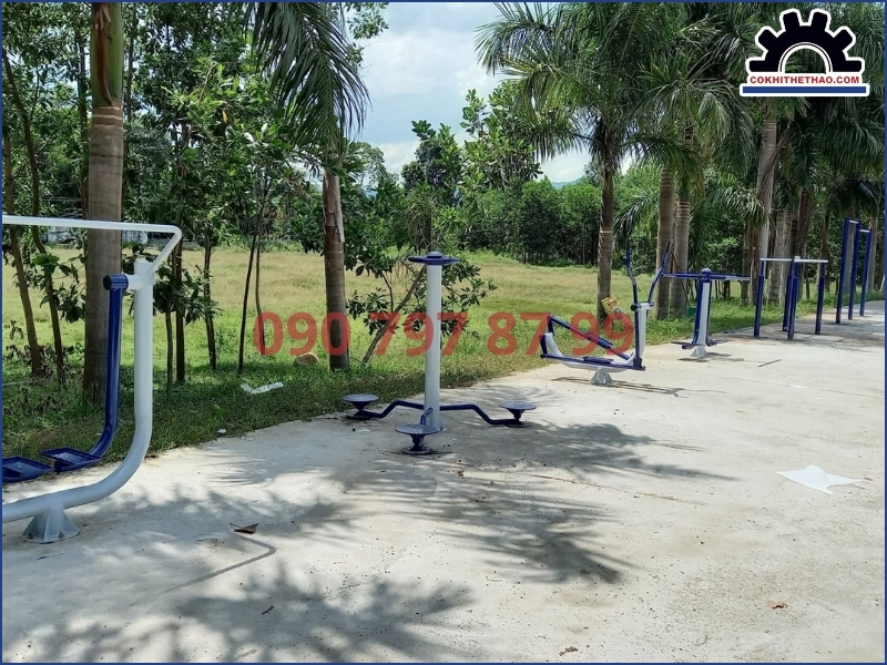 Lựa chọn thiết bị thể thao ngoài trời phù hợp khu vực nhiều cây xanh